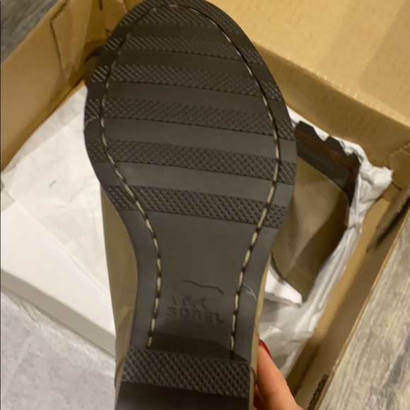 NEW • Sorel • Lolla Cut Out Ankle Booties Brown - Picture 6 of 6